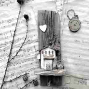 Rustykalny wieszak z domkiem no 1 pracownia na deskach klucze, ozdoba, domek z drewna, ubrania
