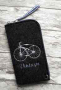 Filcowe etui na telefon - vintage bike happy art pokrowiec, smartfon, haft, retro, rower