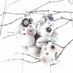 Jajka wielkanocne, łowickie pisanki na białym tle dekoracje myk studio, ozdoba, kolorowe