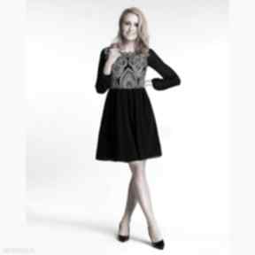Tunika keri mini donatella czarno biała livia clue elegancka, krótka sukienka, haft
