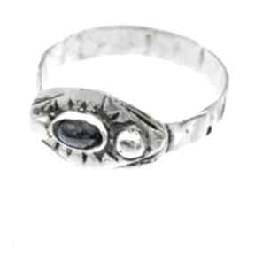 z szafirem bijoux by marzena bylicka pierścionek, srebrny, szafir, delikatny, elegancki