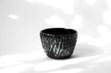 Czarka kubek czarna dragon's skin - toczona na kole garncarskim ceramika ceramiczności, smocza