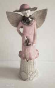 Anioł z parasolką w kapeluszu ceramika wylęgarnia pomysłów, anielica