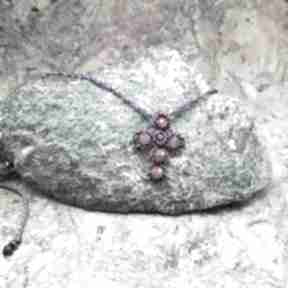 Krzyżyk z granatu i agatu w makramie naszyjnik regulowany wisiorki delfina dolls kamienie