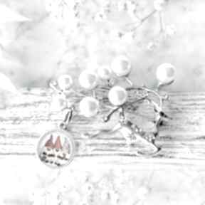 Święta prezent! Śliczna broszka renifeer z perłami i zawieszką artystyczną krasnalami gala vena