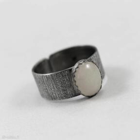 Opal etiopski etiopii srebro: pierścionek: fakturowany