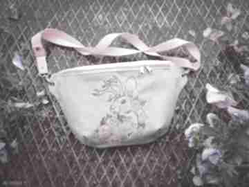 Nerka XXL pastelowa z zającem zapętlona nitka z haftem - vintage, romantyczna torebka