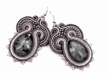 Kolczyki sutasz z kwarcem i toho molicka kwarc, filc, beading, soutache