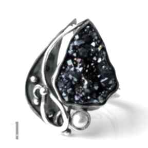 Blathan srebrny pierścień z kwarcem tytanowym miechunka kwarc, tytan, perła, metaloplastyka