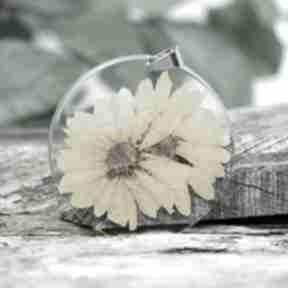 Biżuteria z żywicy: wisior z kwiatami zatopione kwiaty: naszyjnik dla żony