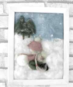 Dziewczynka lepiąca bałwana obraz kolekcji winter zima dzieci