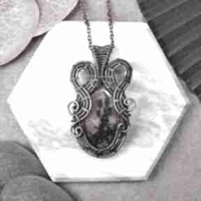 Miedziany wisiorek wire wrapping rodonitem #435 naszyjnik