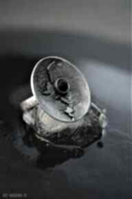 Pierścień z onyksem dziki królik srebrny pierścionek - księżyc, fazy księżyca, w pełni