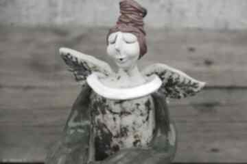 Ceramiczny anioł siedzący ceramika lukas green ręcznie lepiony, rustykalny, handmade, prezent