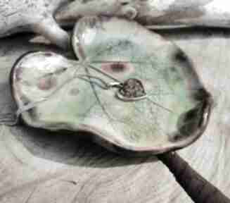 Ceramiczny talerzyk, liść c340 ceramika shiraja ceramuczna, podstawka, malwa