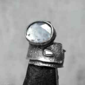 srebrny srebro oksydowane masywny pierścień. Pierścionek regulowany