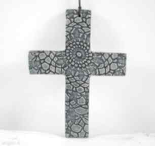 Koronkowy krzyżyk dekoracje ceramika ana ceramiczny, prezent komunia, na ścianę, z koronką
