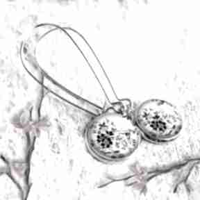 Urocze kolczyki wiszĄce kwiatami kwiatowy wzór kwiaty