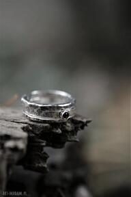 Obrączka młotkowana zestaw pierścionków pierścionek z - granatem. Srebrne pierścionki