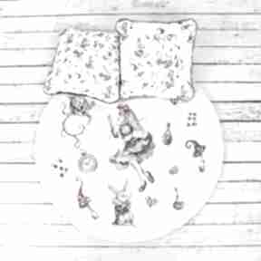 Alicja w krainie czarów akwarela welurowa mata do zabawy oraz dwie poduszki pokoik dziecka