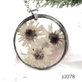 Z1078 z suszonymi kwiatami herbarium jewelry naszyjnik, biżuteria z żywicy, na prezent