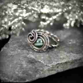 Regulowany pierścionek z malachitem blue pearl art wire wrapping, malachit, uniwersalny rozmiar