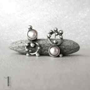 Upsidedown srebrne kolczyki z perłami miechunka, z perłą, metaloplastyka srebro, naturalna