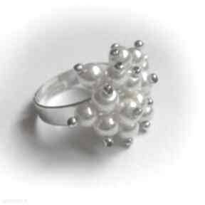 Białe perełki - samantha pierścionek, perły