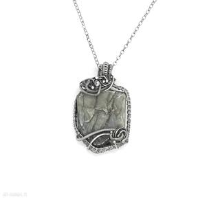 Srebrny naszyjnik z nieregularnym labradorytem ladyc delikatny, błyszczący z kamieniem, wire