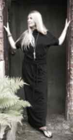 ququ dzianinowa wygodna klasyczna czarna maxi sukienka dekolt