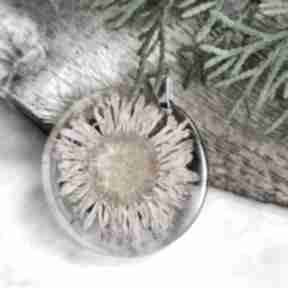 Naszyjnik z żywicy suszone kwiaty przeźroczysty wisior: kwiatem okrągły biżuteria