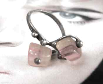 Regulowany pierścionek: ze sztucznym karneolem witrażka, kamień kamyk, miedziany, duży