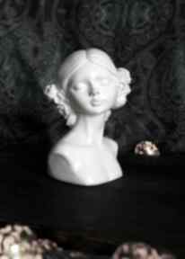 z gipsu, kwiaty we włosach, wys 9,5 cm dekoracje justyna jaszke kobieta, rzeźba - biała