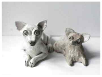 Chihuahua z małym ceramika wylęgarnia pomysłów, pies