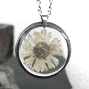 Z1193 z suszonymi kwiatami, biżuteria naszyjniki herbarium jewelry z żywicy, suszonych