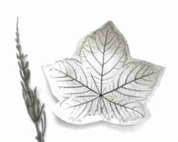Ceramiczny: liść, podstawka na biżuterię. Na roślinna ceramika, pracownia