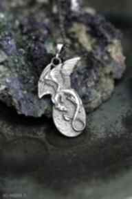 Biżuteria fantasy ze smokami fantastyczne zwierzęta wisiorek smok ze srebra: srebrny