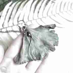 Liść miłorzębu - naszyjnik z prawdziwym liściem pracownia miedzi z wisiorem, wisior
