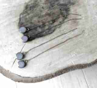 Minimalistyczne przewlekane na łańcuszku kobalciki eko craft kobaltowe kolczyki, przeciągane