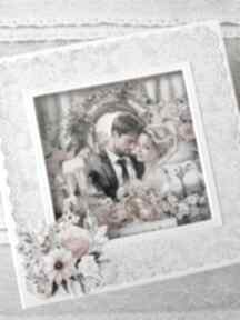 Kartka ślubna z parą młodą i kieszonką w pudełku scrapbooking za craftowane, ładna oryginalna
