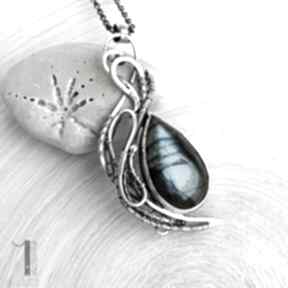 Azzurro - srebrny naszyjnik z labradorytem miechunka, wire wrapping, baśniowy, metaloplastyka