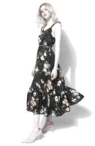 Granatowa sukienka w kwiaty z falbaną kasia miciak design