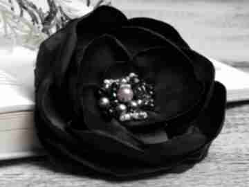 Czarna broszka przypinka, elegancka kwiatek kwait pracownia zolla, kwiat, duża