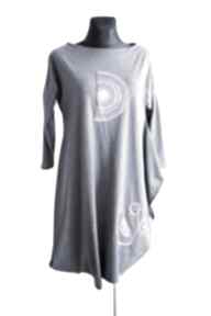 Tilia asymetryczna sukienka dresowa szara aplikacja wygodna midi