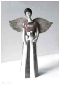 stojący w spodniach paski z misiem wylęgarnia pomysłów ceramika, anioł