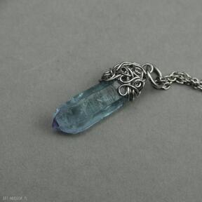 Wisiorek talizman surowy niebieski kryształ górski ze szpicem wire wrapping szpic sopel
