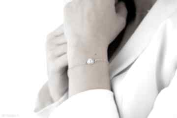 Elegancka bransoletka srebrna z perłą acha studio srebro, prezent dla kobiety, niej, delikatna