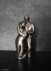 Rzeźba z gipsu, rodzina, ogniste złoto, wys 10 cm dekoracje justyna jaszke figurka z zakochani