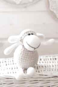 Owca szydełkowa maskotka owieczka przytulanka sheep