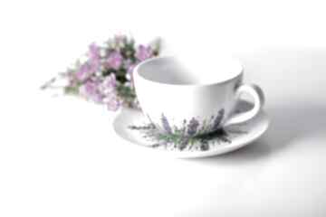 Duża filiżanka ręcznie malowana kwitnąca łąka ceramika pracownia szafran do kawy, kwiatowy wzór